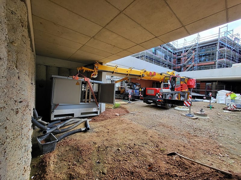 Liebherr-Mobilbaukran von Kran Ebert auf einer Baustelle